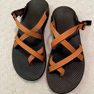 Chaco Slip On Sandals Orange Print Size 7